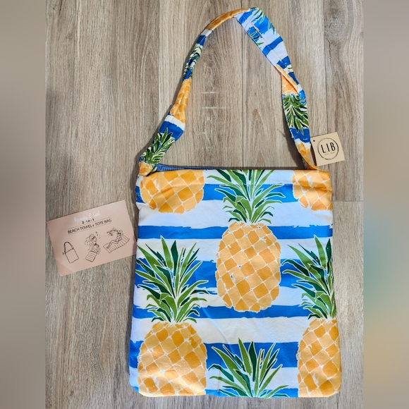 Blue Pineapple Bag Convertible beach towel - Picture 2 of 12